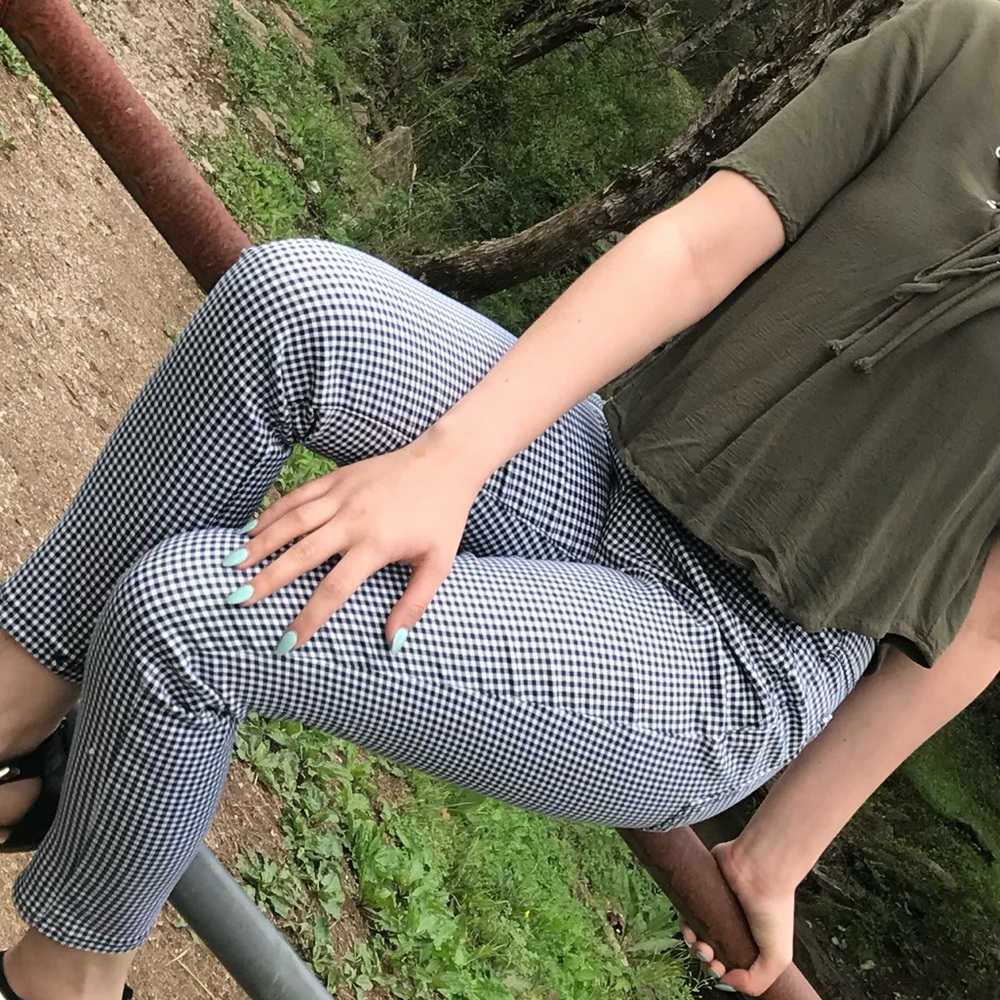 Checkered form fitting pants - Picture 3 of 3